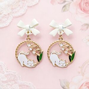White Bow Sleeping Cat Dangle Earrings Floral Wreath Kawaii Style